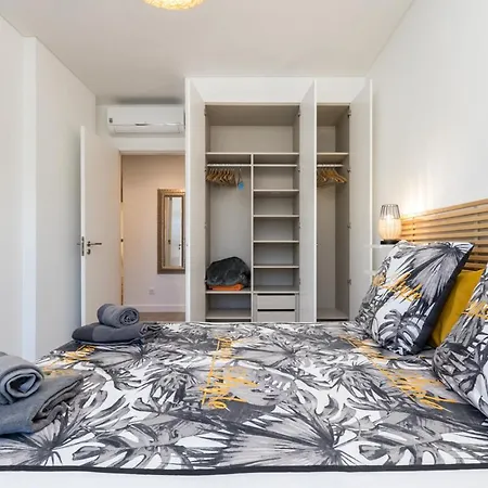 One River سيكسال